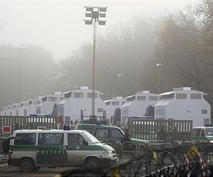 German police clash with thousands blocking nuclear train