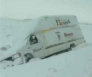 Canada military rescues hundreds of snowbound motorists