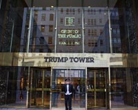 NY mayor takes protest to Trump Tower