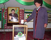 Turkmenistan holds key vote as officials vow 'openness'