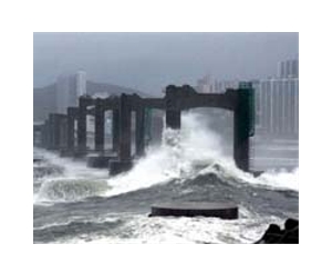 Powerful Typhoon Sanba pounds S. Korea