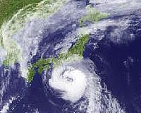 Strong typhoon on course to hit Tokyo
