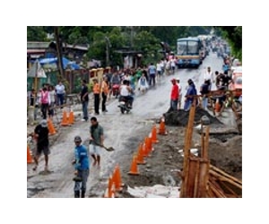 Philippines typhoon death toll tops 900