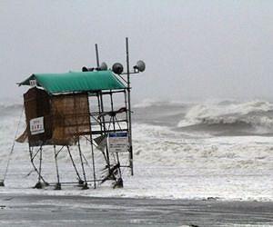 Japan typhoon rescue effort goes into 2nd night