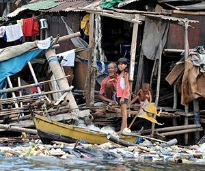Victims beg for food after deadly Philippine typhoon