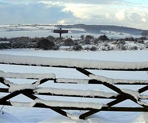 Scottish airports hit in British cold snap