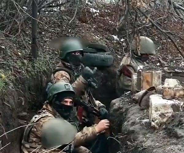 Kyiv claims 'insignificant' part of Bakhmut, but advancing