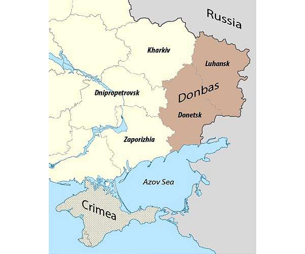 Zelensky visits Donbas near 'difficult' Ukraine front