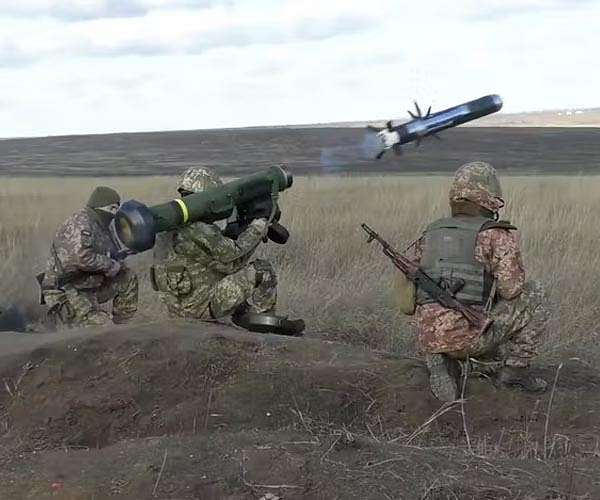 Ukraine detains official who helped men flee draft
