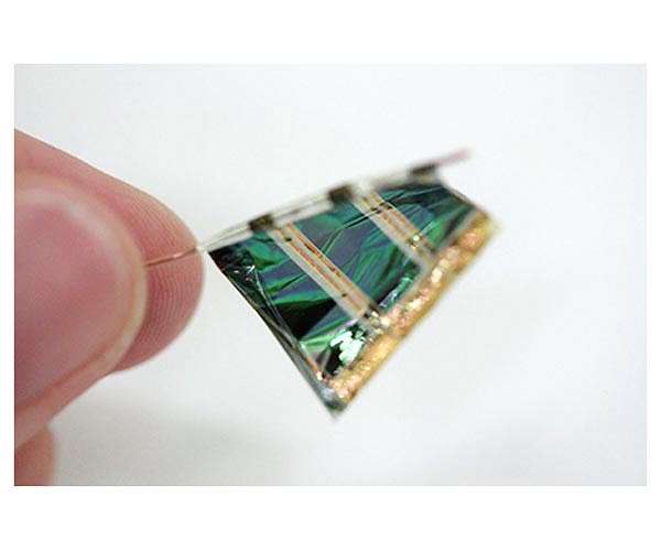 New method boosts efficiency and longevity of organic solar cells