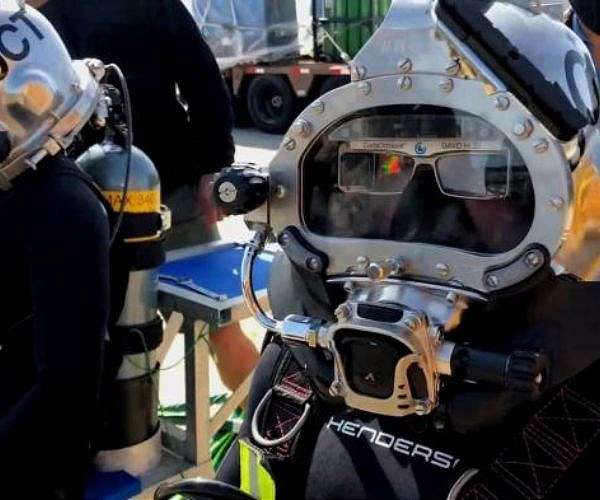 Turn on the lights DAVD display helps navy divers navigate undersea conditions