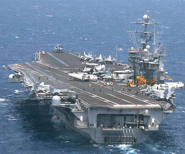 US carrier enters Gulf amid sanctions threats toward Iran