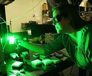Flawed diamonds: Gems for new technology