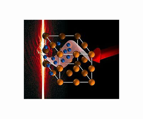 Brazilian researcher experiments with electron-plasma interactions