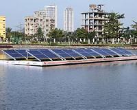 Floating solar farm reflects China's clean energy ambitions