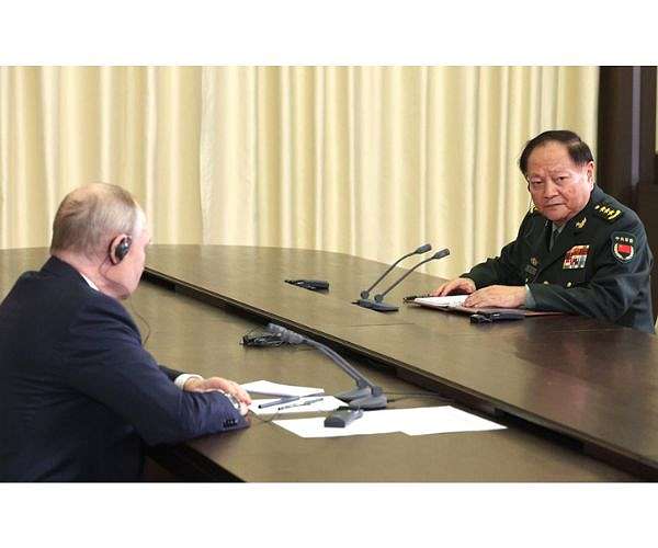 Putin meets senior Chinese general, hails growing military ties