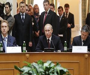 Putin Urges Ukraine To Join New Russian Space Center Project