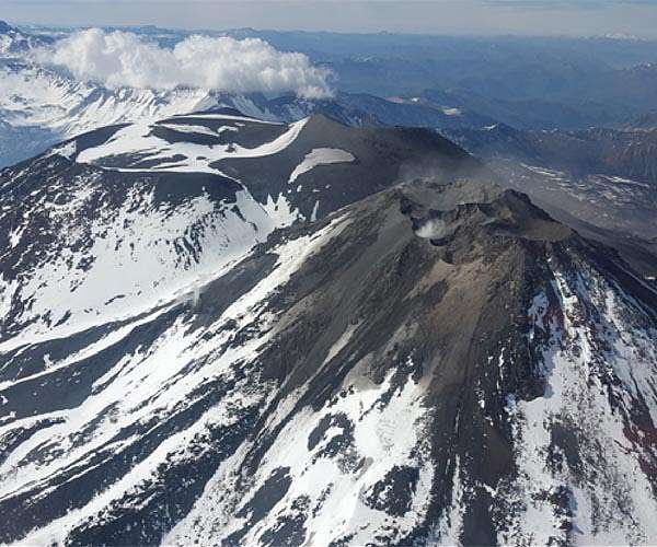 Volcano that wiped out Colombian town active again