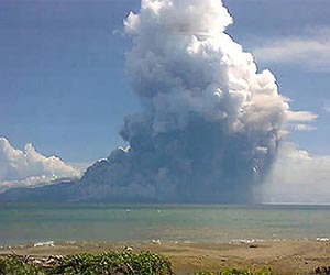 Indonesia volcano spews more ash as hundreds evacuated