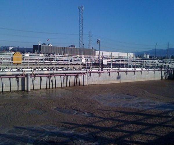 Double-duty catalyst generates hydrogen fuel while cleaning up wastewater