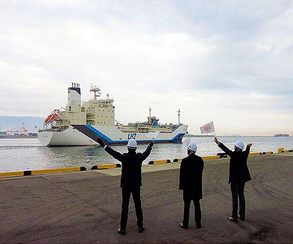 'World first' hydrogen shipment set to leave Australia for Japan