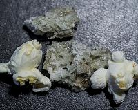 Popcorn-rocks solve the mystery of the magma chambers