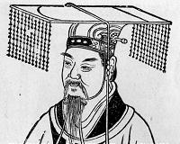 Wind topples giant statue of China's first emperor