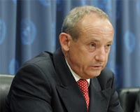 UN climate chief asks G8 summit to agree on 2020 emission targets