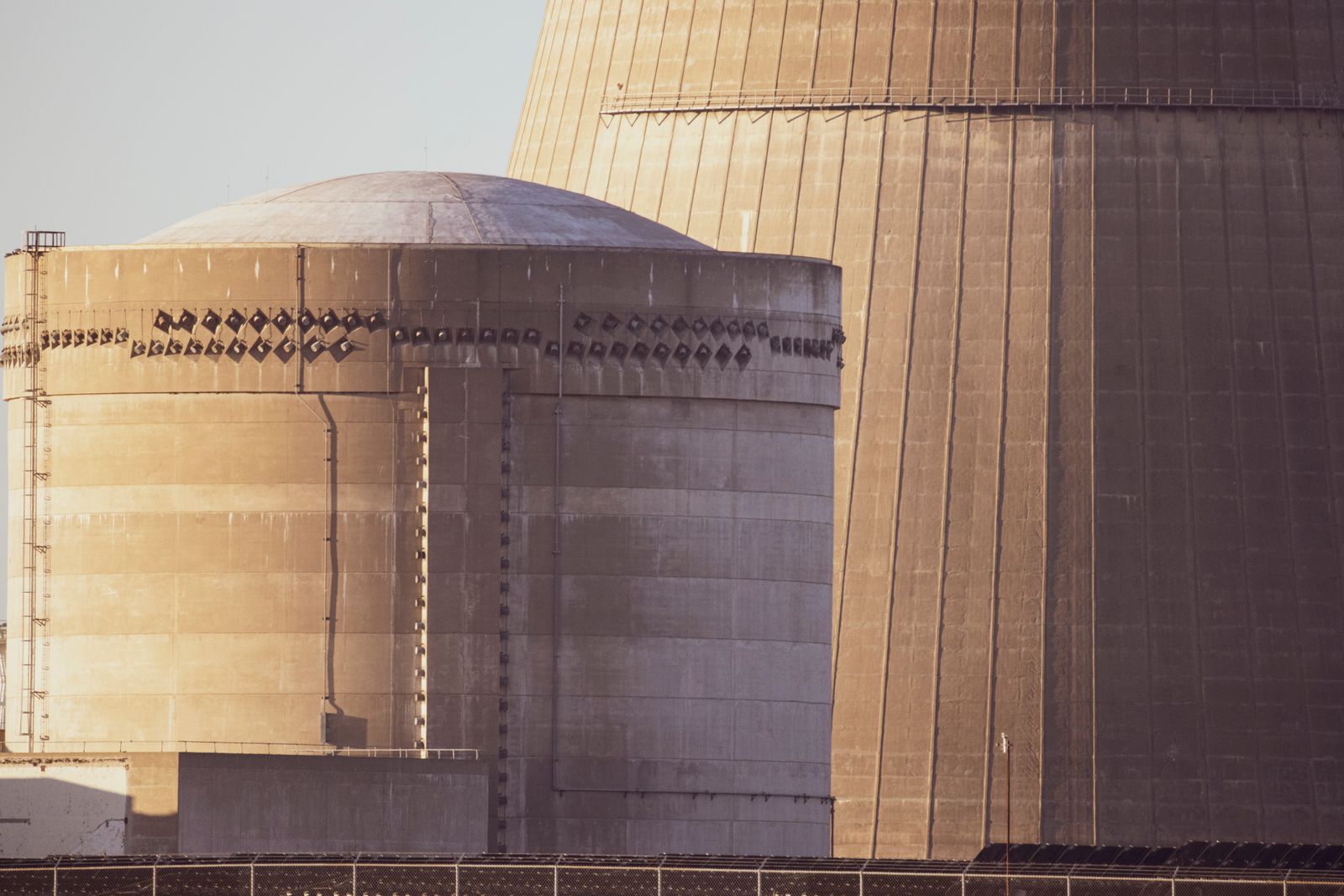 In 1977, engineers at the Shippingport reactor in Pennsylvania started up a thorium-fuelled core that produced slightly more fissile uranium-233 than it consumed over five years of operation, quietly proving that a light-water reactor could breed its own fuel without a single sodium-cooled fast reactor in sight