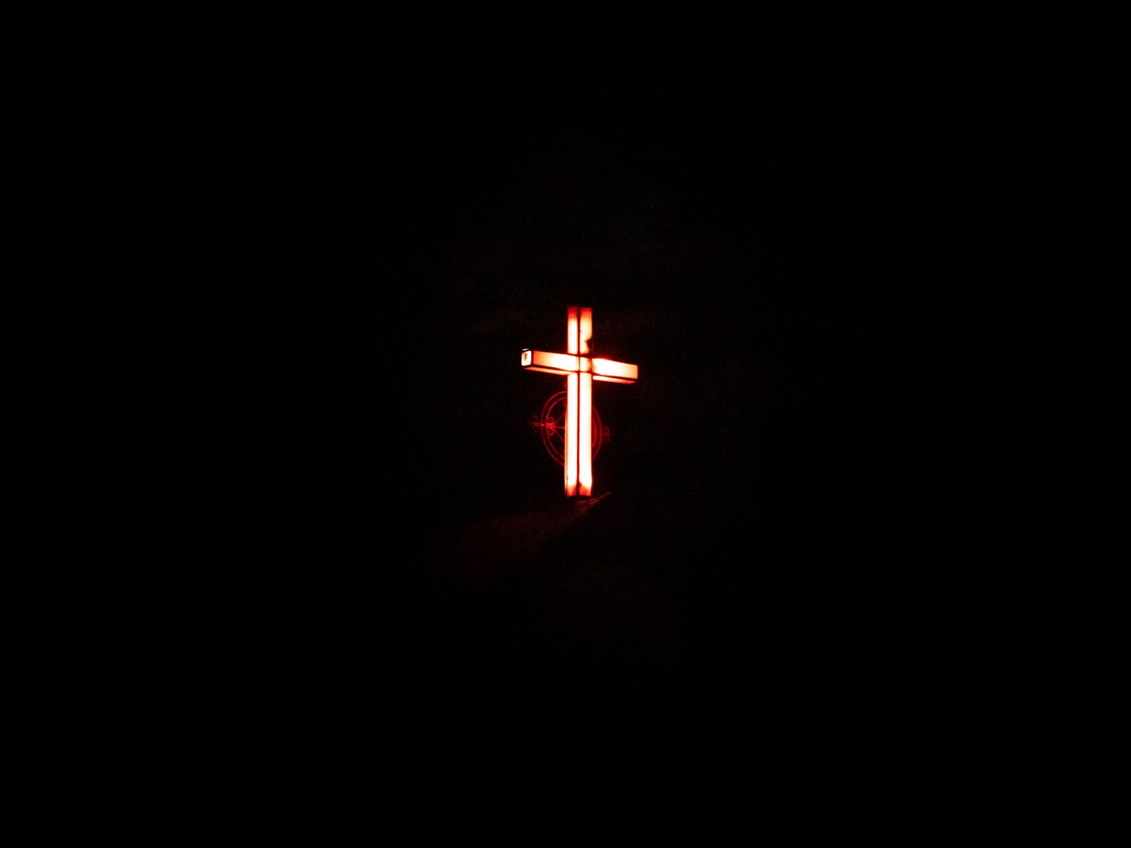 tritium vial glowing