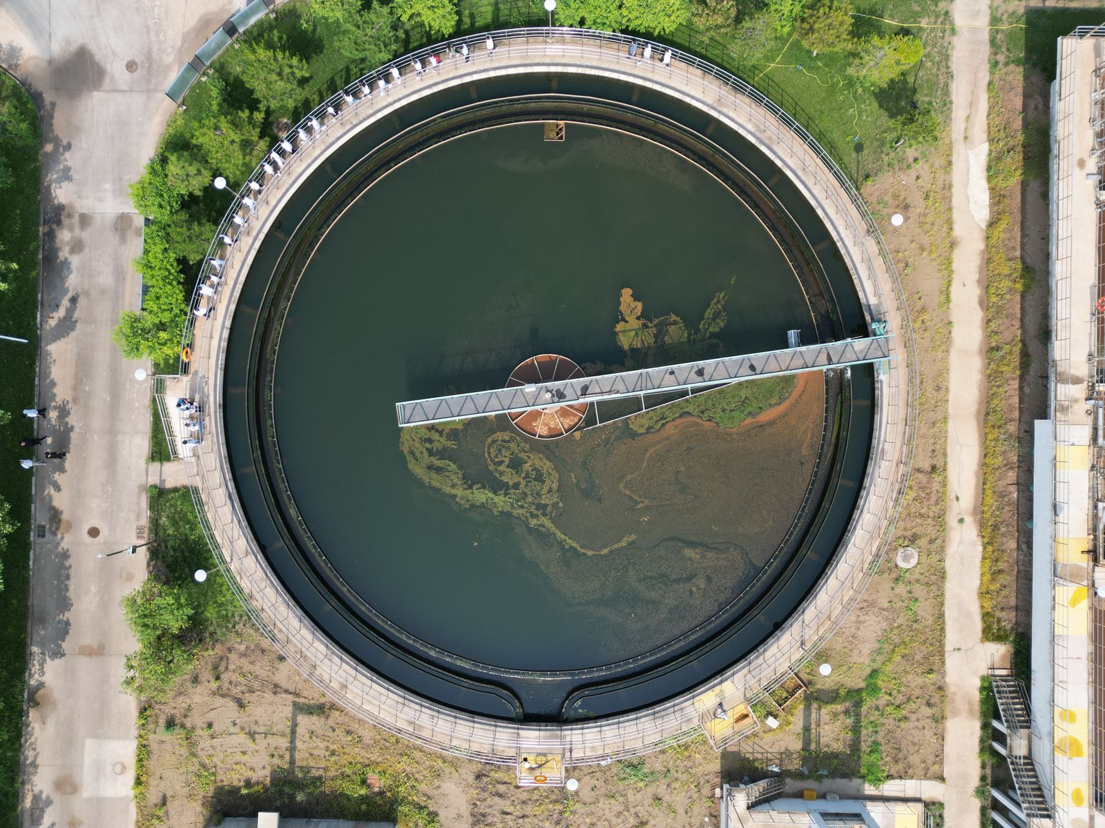 How does a city-state with almost no natural freshwater now supply about 40 percent of its national water demand from treated used water pushed through advanced membranes?